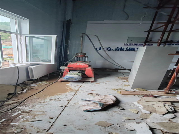 利国镇地基基础下沉墙体裂缝加固注浆顶升施工